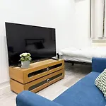 Cottage 25 Mins To Central With Free Parking & Large Garden