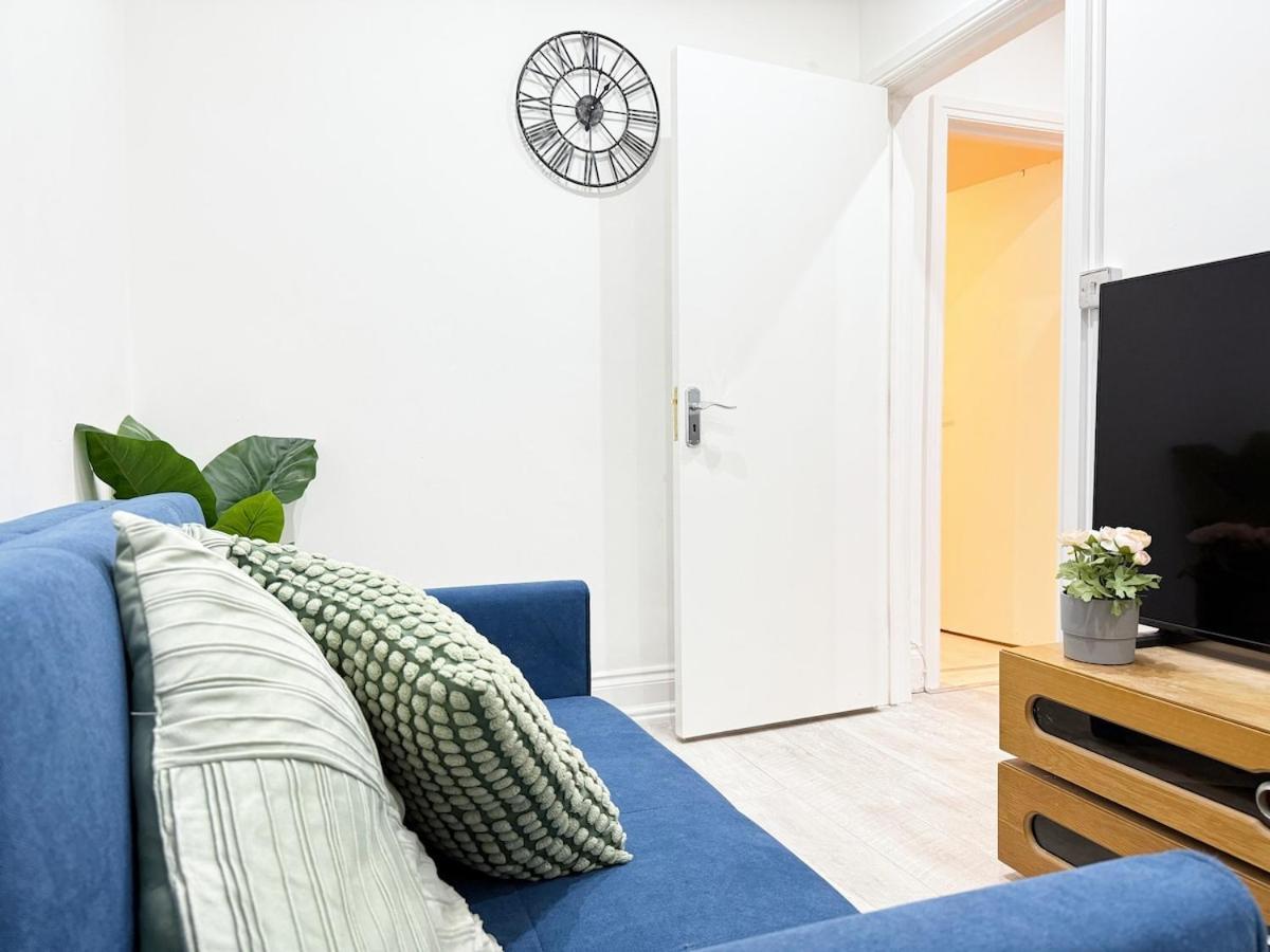 Appartamento 25 Mins To With Free Parking & Large Garden Londra